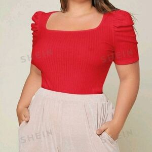 Ribbed slightly cropped puff sleeve top ❤️